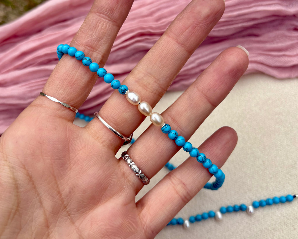Turquoise and pearl choker and bracelet set