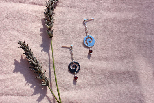 Hanging Swirl Stud with Garnet